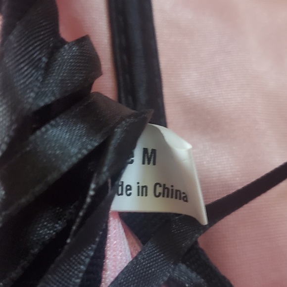 Pink corset w removal garter clips size medium - Picture 7 of 8